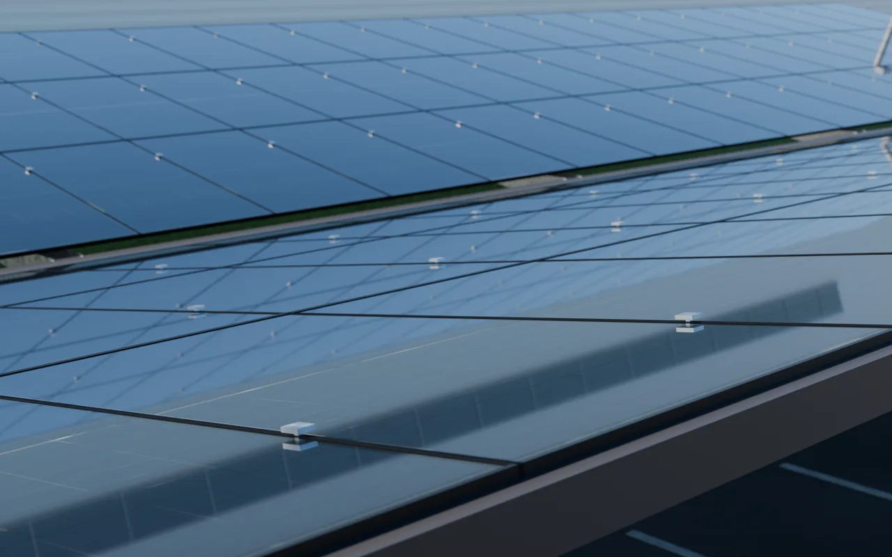 Polaris-Glas-Glas-Module als Dachhaut auf den Pfetten des Atlas Heavy – Modulkante mit Panel-Clamps